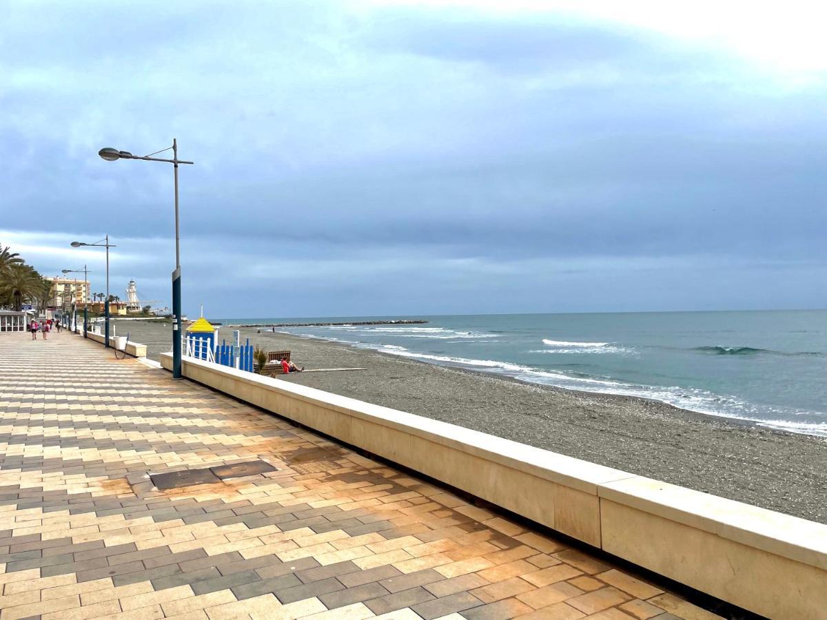 Modern Apartment Steps From The Beach تورّوكس كوستا المظهر الخارجي الصورة